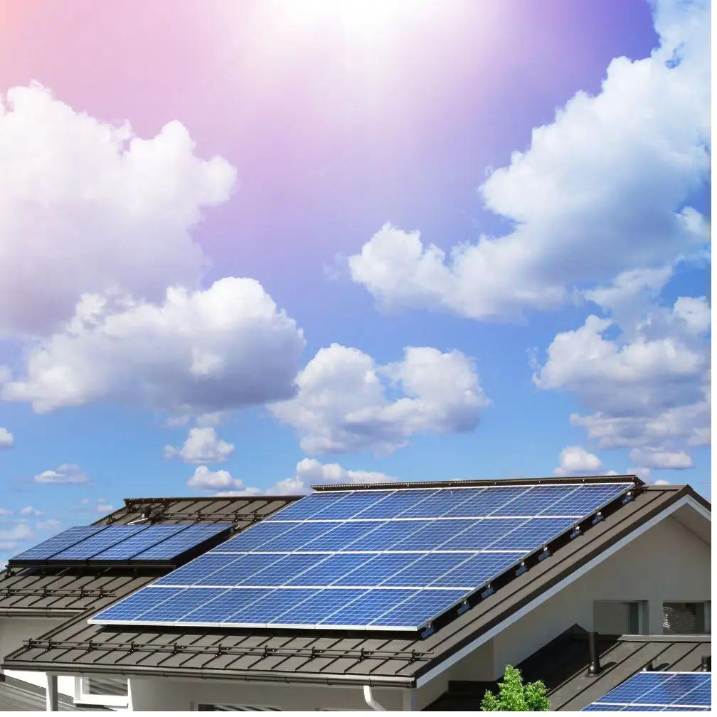 Instalación de paneles solares fotovoltaicos en una vivienda de Mallorca